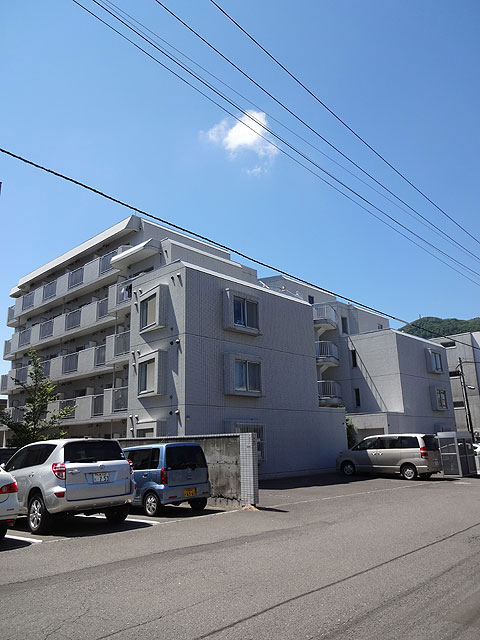 クリオ山鼻南壱番館