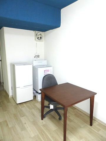 室内、家具家電付き　