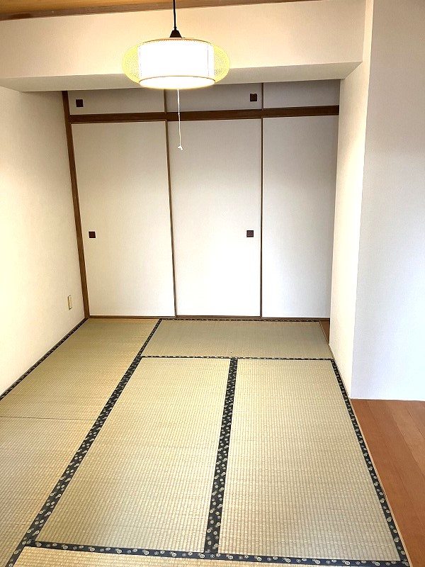和室　大型押入付き