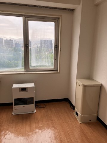 暖房機は灯油FF式　室外排気
