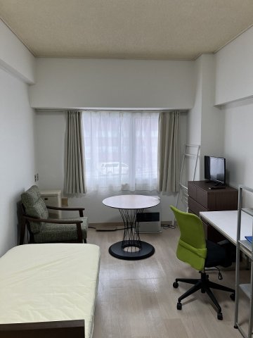 室内　日当たり良好、家具付き 　
