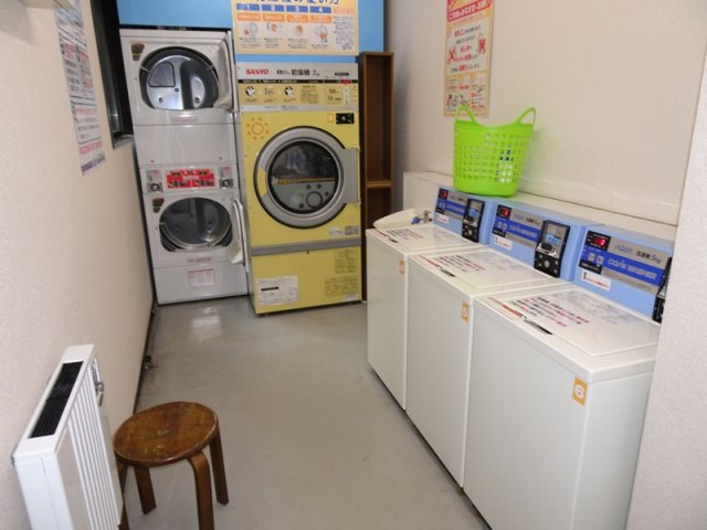 建物内コインランドリーもあります。